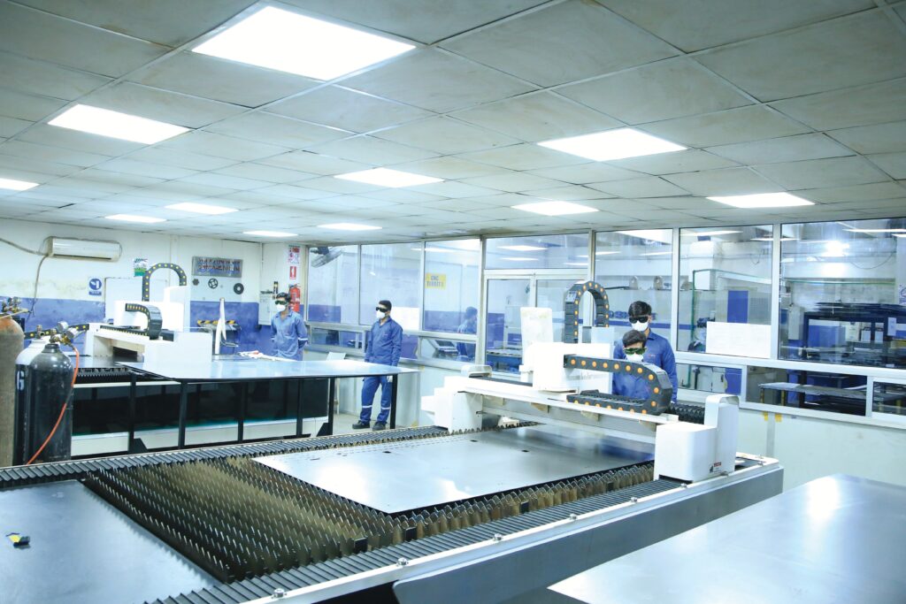 The Role of the CNC Machine Operator: Precision at the Core of Manufacturing